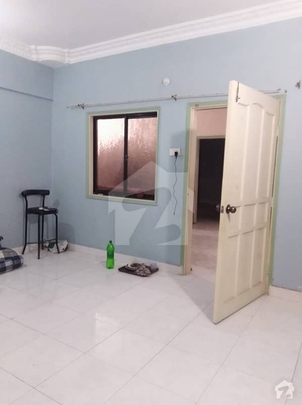 Big Size Flat Apartment Opposite Public School Latifabad Unit 2