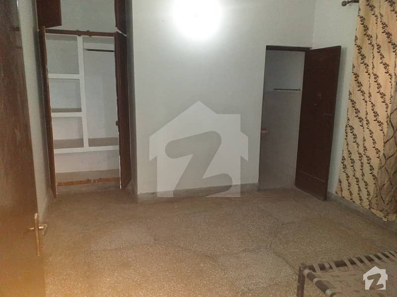Beautiful Portion Available For Rent In Old Officers Colony Old Officers Colony, Saddar, Cantt