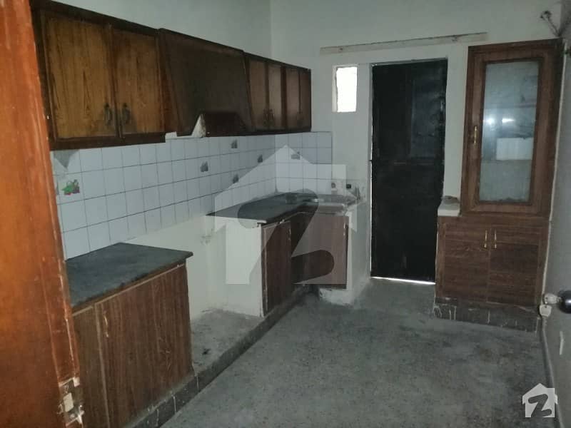 Peshawar Road Lane 7 10 Marla Single Story Old House For Sale Peshawar