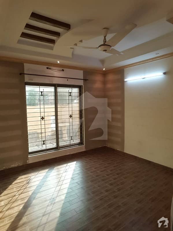 Hot Offer 10 Marla Outclass House In Pcsir 2 Abdalian Society Near Park