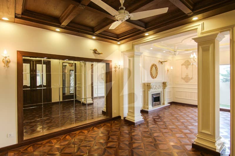 FULL BASEMENT BEAUTIFUL HOUSE OWNER BUILD URGENT FOR SALE DHA Phase 4