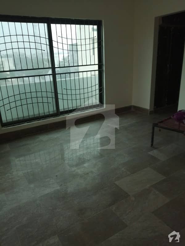 Brand New Near To Canal 10 Marla Upper Portion For Rent Judicial Colony