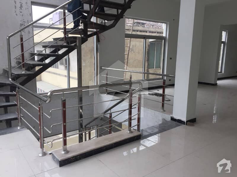 2200 SQFT COMMERCIAL OFFICE FOR RENT IN NEAR LIBERTY GULBERG LAHORE