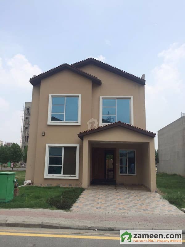 Owner Built Bahria Town Architectural Designed 6 Marla Dream House For