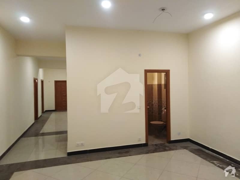 Here Is A Good Opportunity To Live In A WellBuilt Apartment Deans