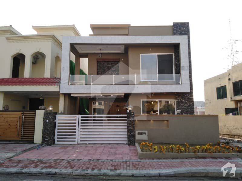 Stunning Luxury 10 Marla House For Sale Bahria Town Phase 4, Bahria
