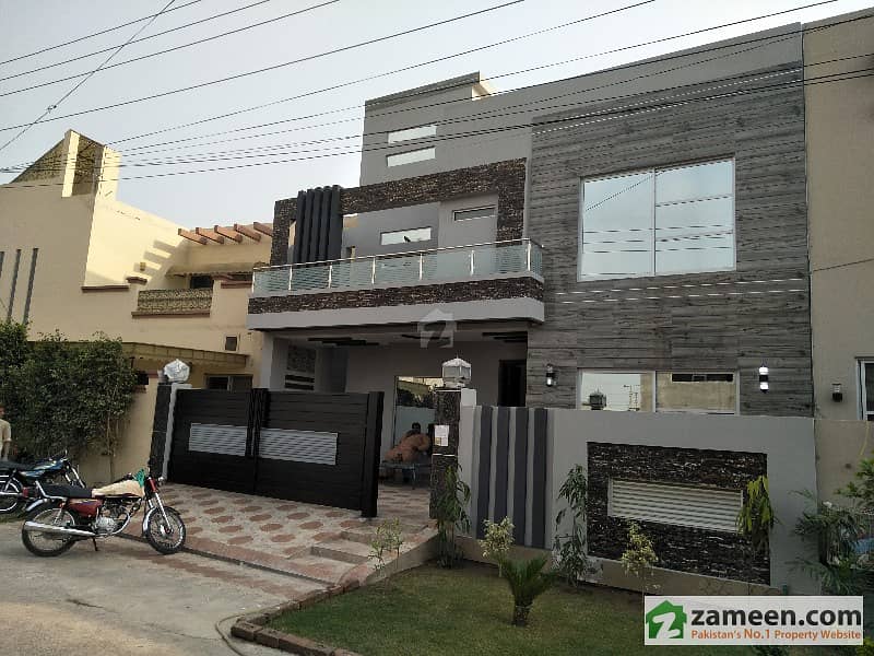 10 Marla Outstanding House Built By Designer On Reasonable Price State
