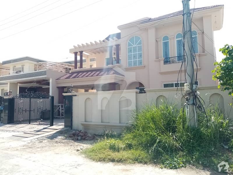 House For Sale In DC Colony DC Colony Jehlum Block, DC Colony