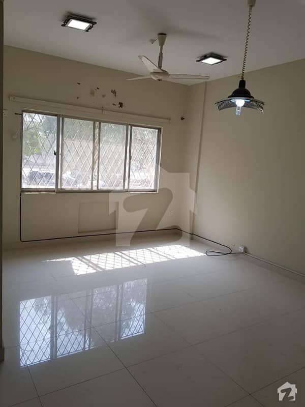 Clifton Garden 1 Tiled Flooring 3 Beds Drawing Dining Fully Renovated