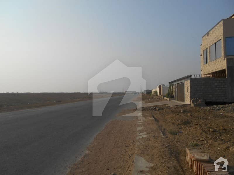 200 Sq Yd Main Avenue Corner Plot Is Up For Sale In Peninsula