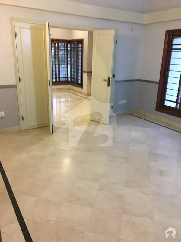 1000 Square Yards House Available For Rent For Commercial Use Clifton