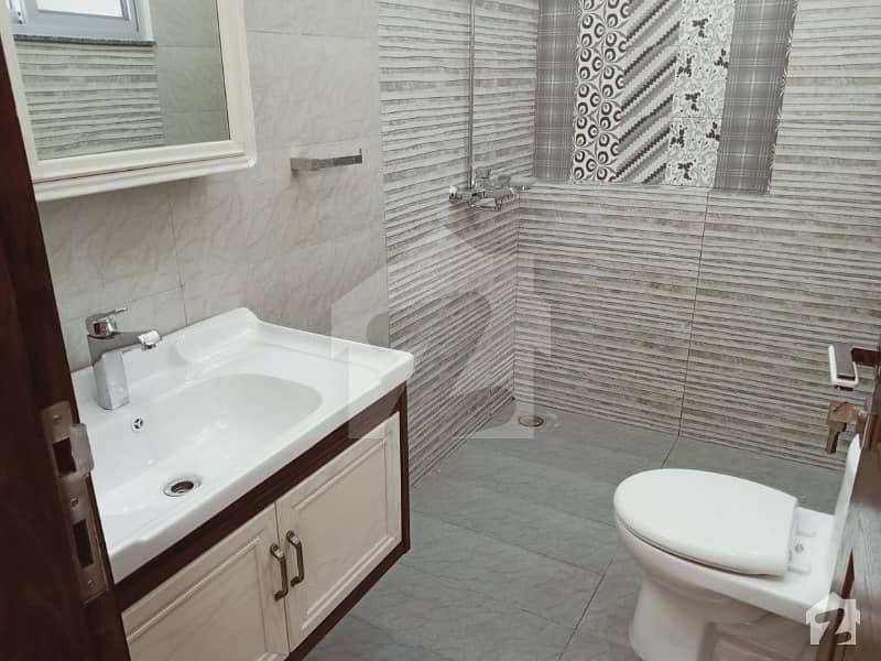 3 Story House For Sale Lawrence Road, Lahore ID21789543