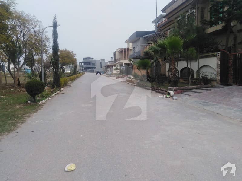 Media Town 10 Marla Main Bulward Plot In Hot Location For Sale Media