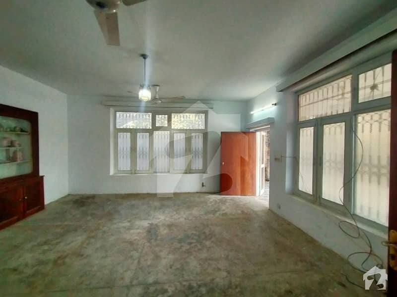 A Neat And Clean House Available For Rent In Habibullah Colony
