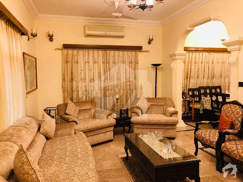 250 Yard Well Maintained Townhouse Clifton Block 4, Clifton, Karachi