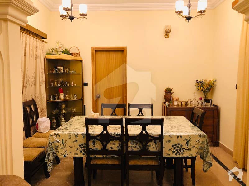 250 Yard Well Maintained Townhouse Clifton Block 4, Clifton, Karachi