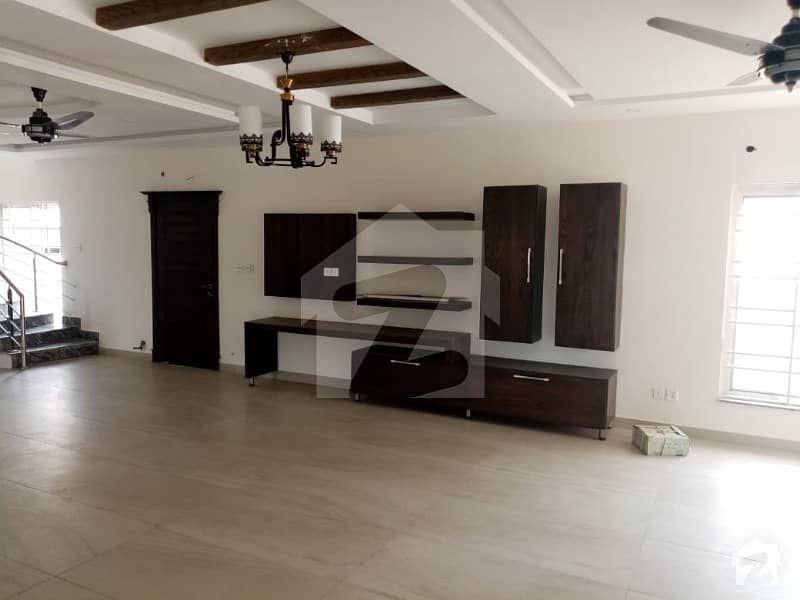 1 Kanal 50x90 Double Storey Luxury Villa Located In Bahria Enclave