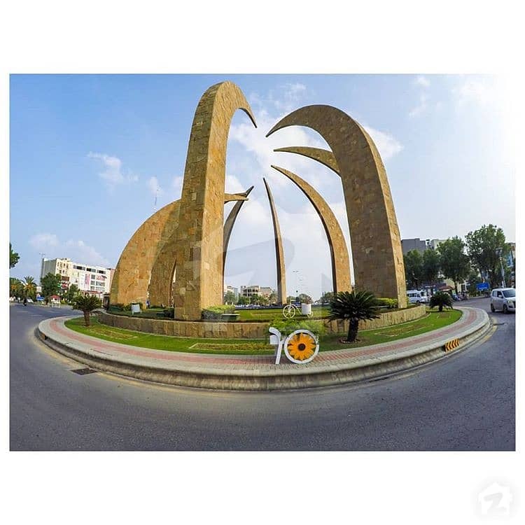 Fully Developed 10 Marla Plot For Sale In Golf View Residencia Bahria