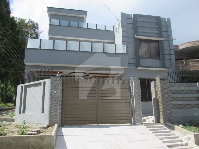 10 Marla Corner Peaceful House Available For Sale In Peaceful Area Town