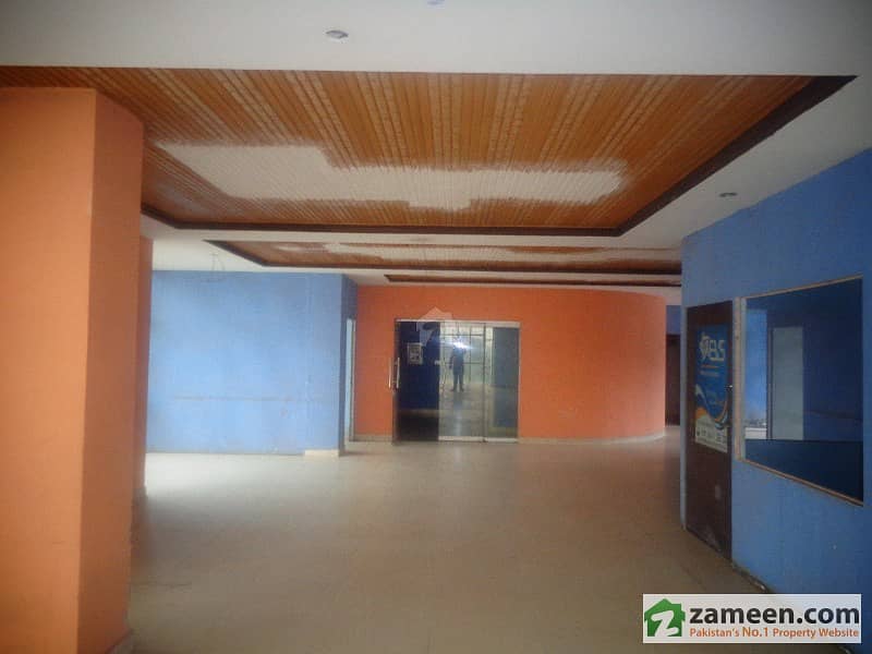 3100 Sq Ft Well Decorated Office For Multinational Companies College