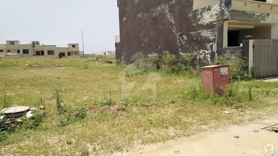 8 Marla Plot Available For Sale In Khalid Block Bahria Town Phase 8