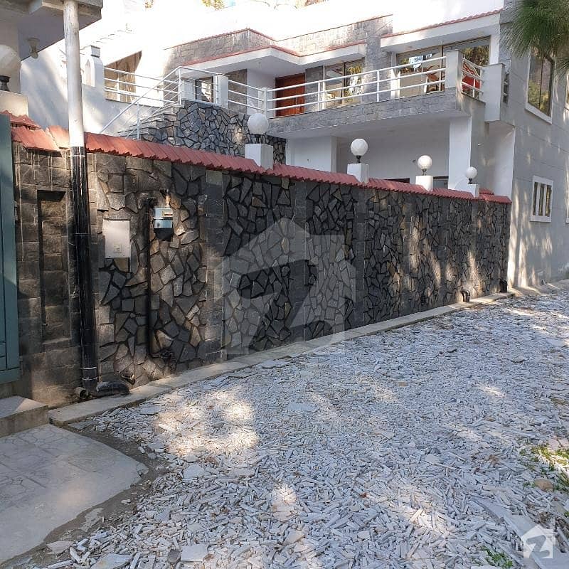 Beautiful Purpose Built House For Rent With Lawns And Servant Quarter