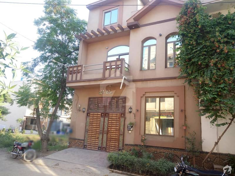 WellBuilt House Available At Good Location Lahore Medical Housing