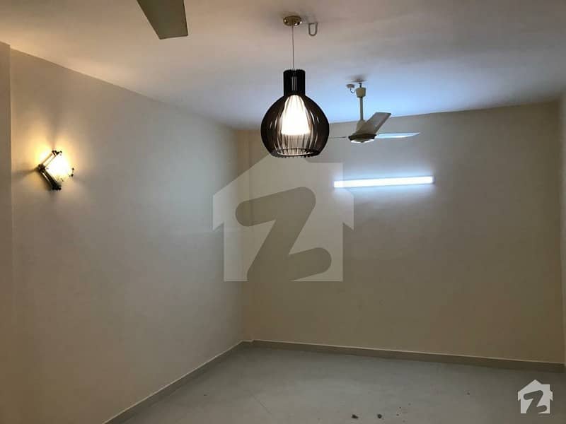 Flat For With Roof Hillpark Nearby Goal Masjid Hill Park, Karachi