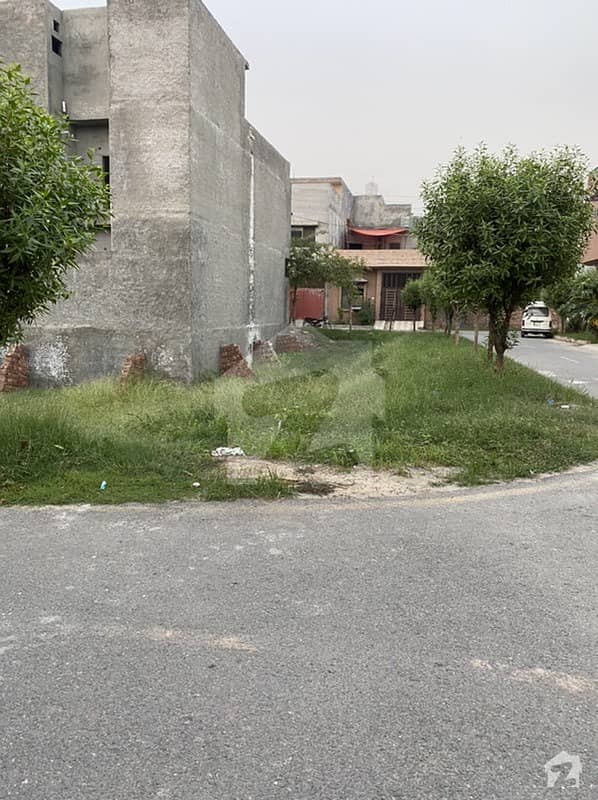 A Beautiful Full Corner Location Plot Al Hafeez Gardens, GT Road