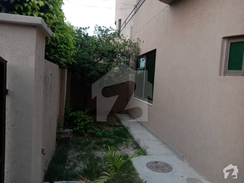 10 Marla 4 Bedroom House Available For Rent In Askari 10 Sec B Askari 10 Sector B, Askari 10