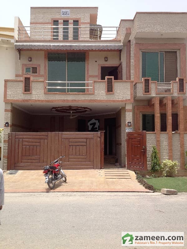 5 Marla Triple Storey House In Wapda Town Phase1 7 Proper Bedrooms 3