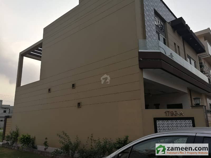 Double Storey New Brand Home For Rent Central Park Block A, Central