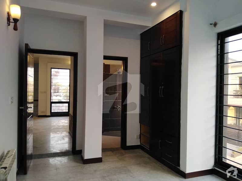 200 Square Yard Brand New House For Sale In E11/2islamabad E11/2, E11