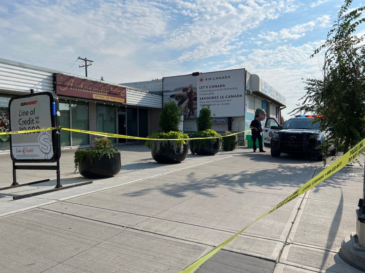 Man dead after Sunday morning shooting at southeast Calgary restaurant