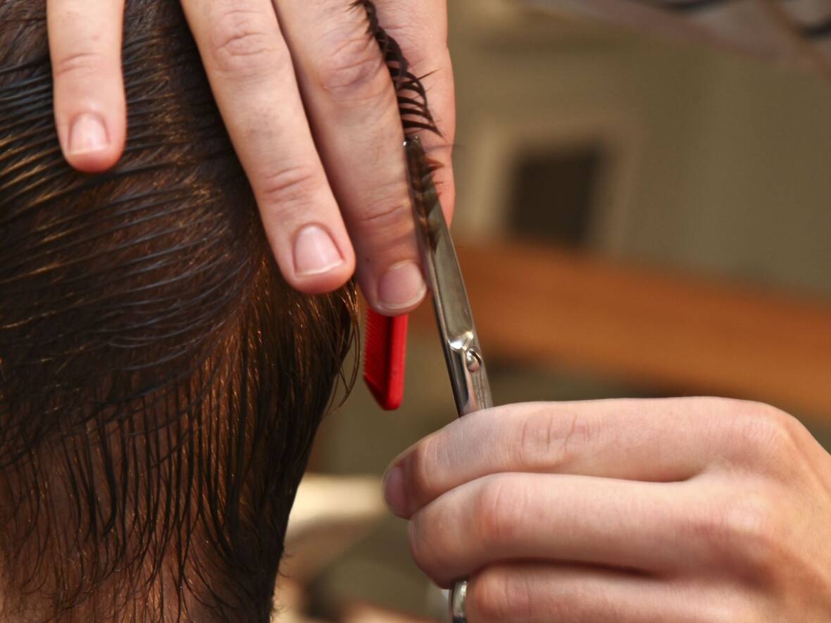 Some P.E.I. hair salons, barber shops doubling down on safety amid Omicron