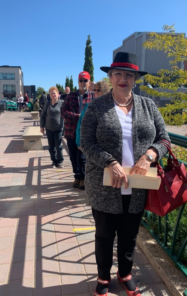 Service New Brunswick to mandate masks to help battle long lines outdoors