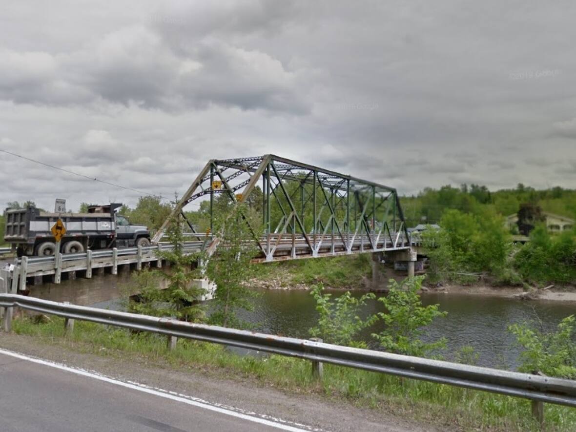 Frederictonarea bridge to be demolished after closure for safety reasons