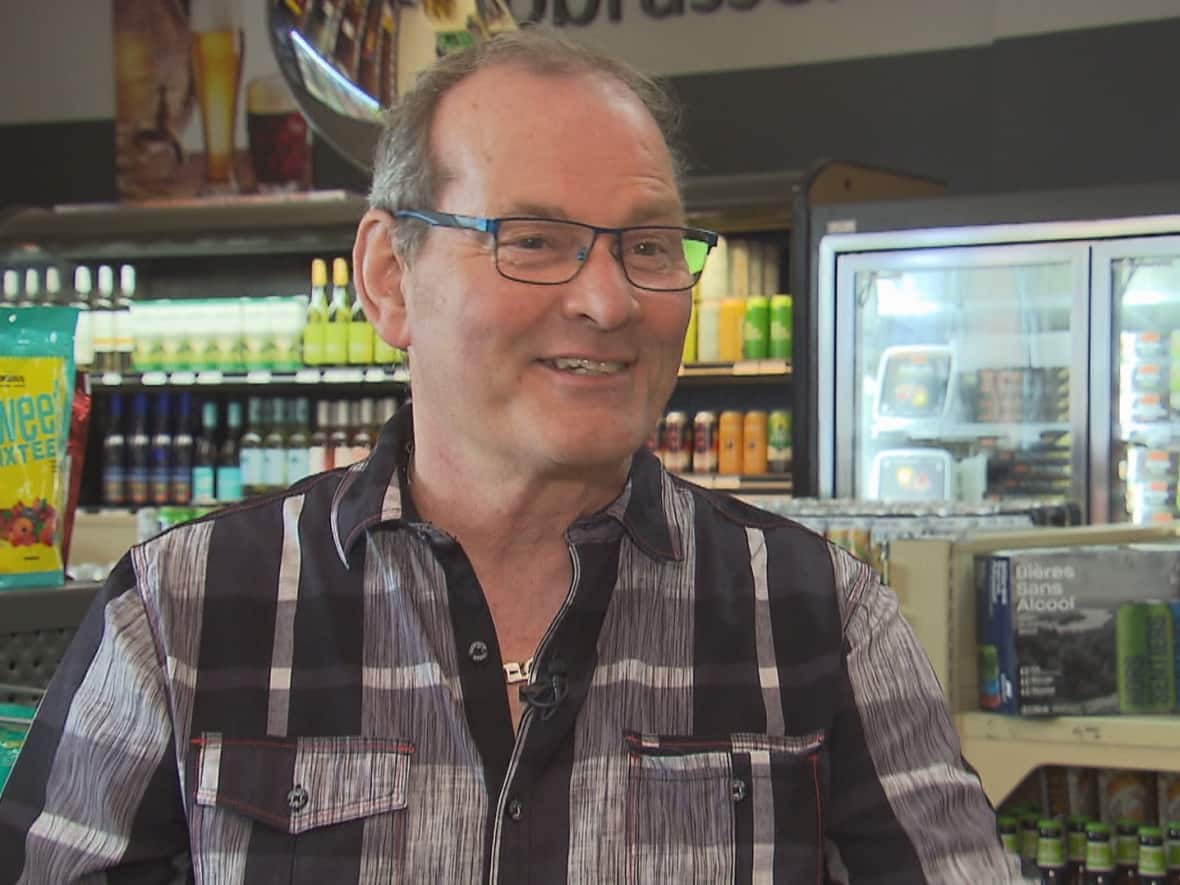 Lone grocery store in Montreal West Island suburb gets new owners, new life