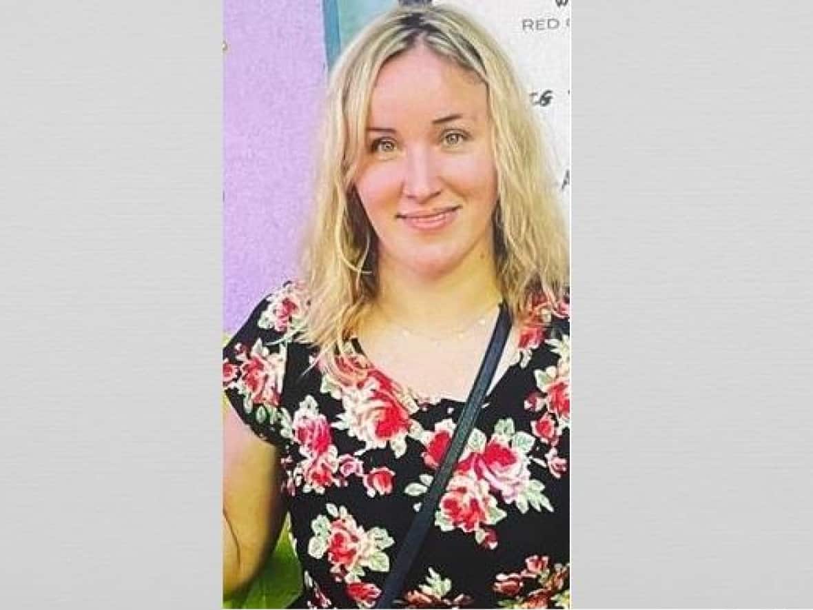 Police identify woman killed in random double stabbing on Toronto