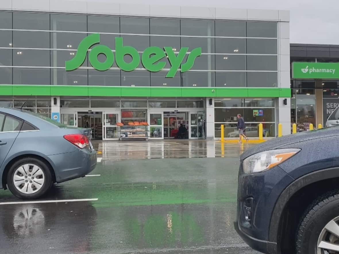 Owner of Sobeys, Safeway stores tightlipped on IT problems impacting