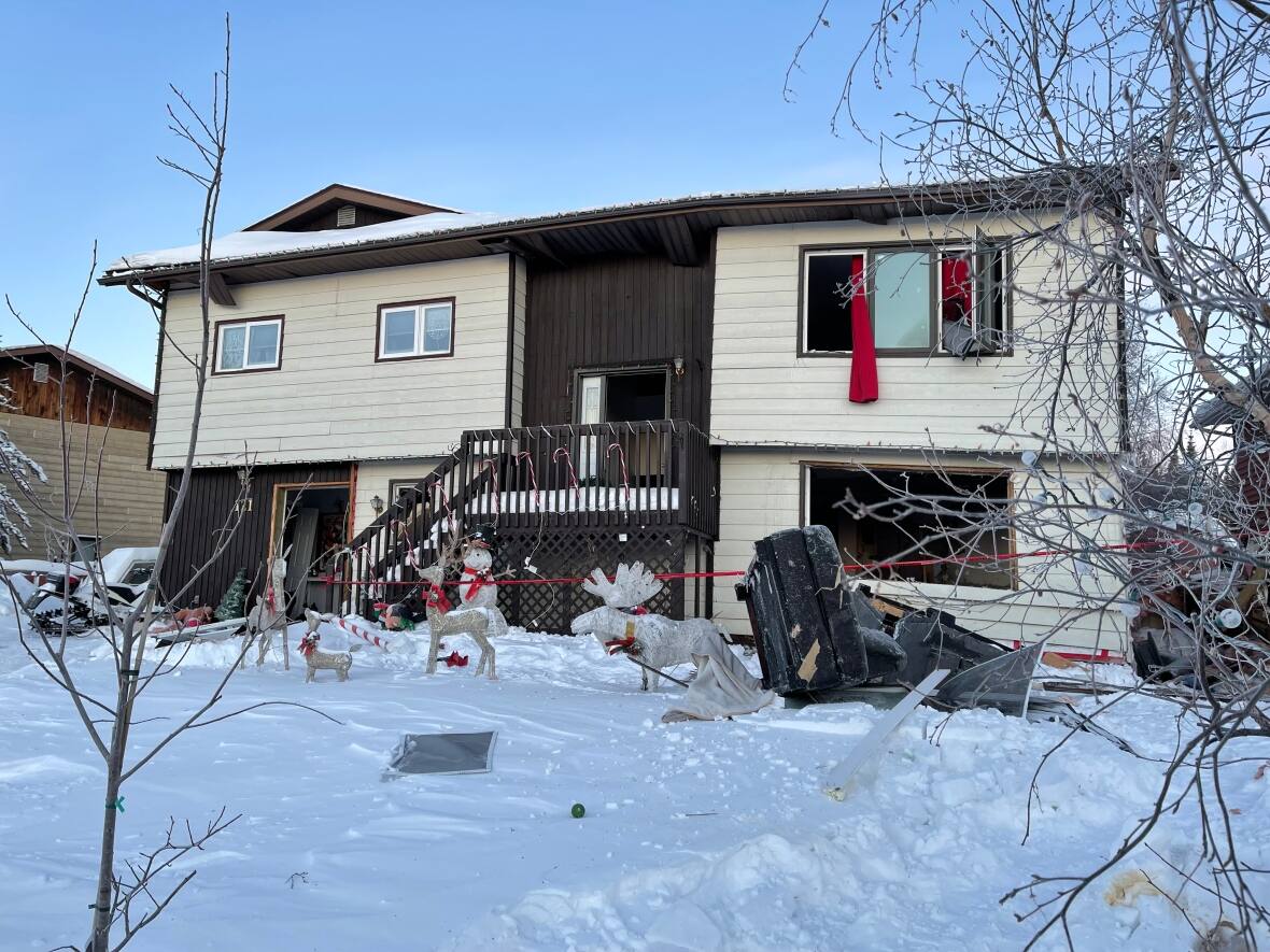 'Like a warzone' Yellowknife family escape house explosion nearly