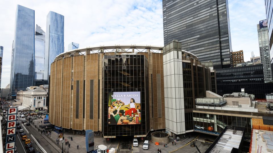 Madison Square Garden versus the White House Ellipse where Trump and