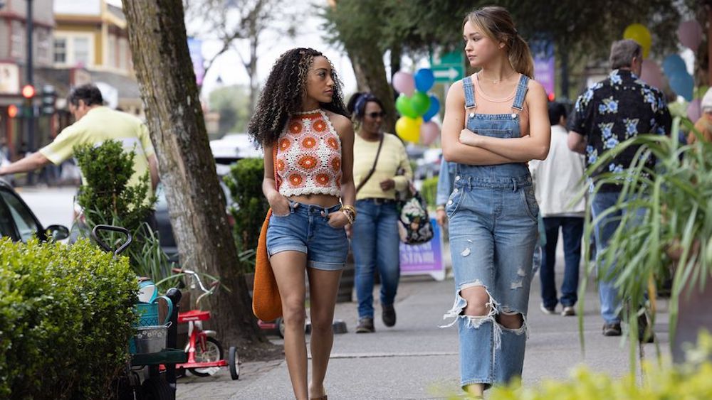 ‘Cruel Summer’ Lexi Underwood & Sadie Stanley Discuss How Season 2(04)