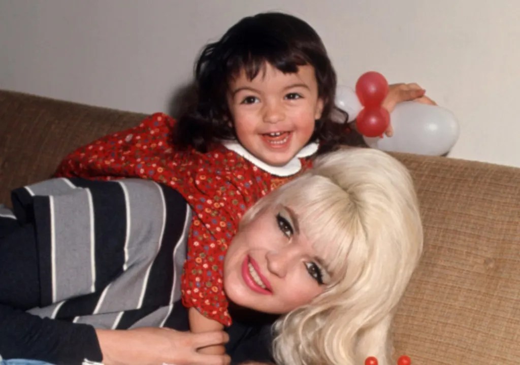 ‘My Mom Jayne’ Review Mariska Hargitay’s Emotional Journey To Discover