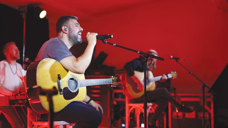 Ishay Ribo performs at gala to support hospitalized children