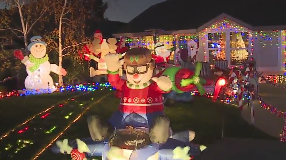 Orangevale residents show off their Christmas decorations