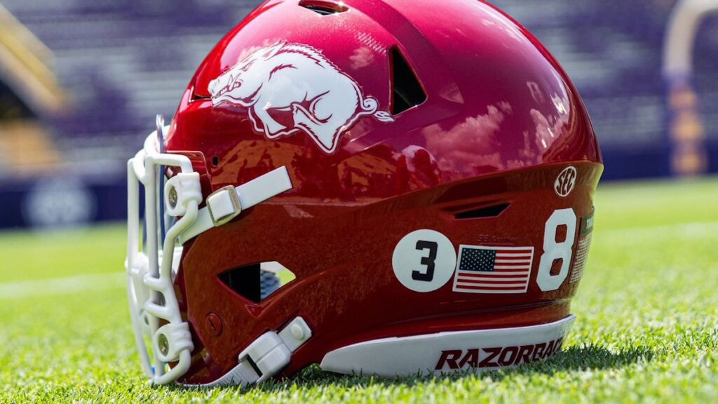 2026 IOL Ari Slocum decommits from Arkansas