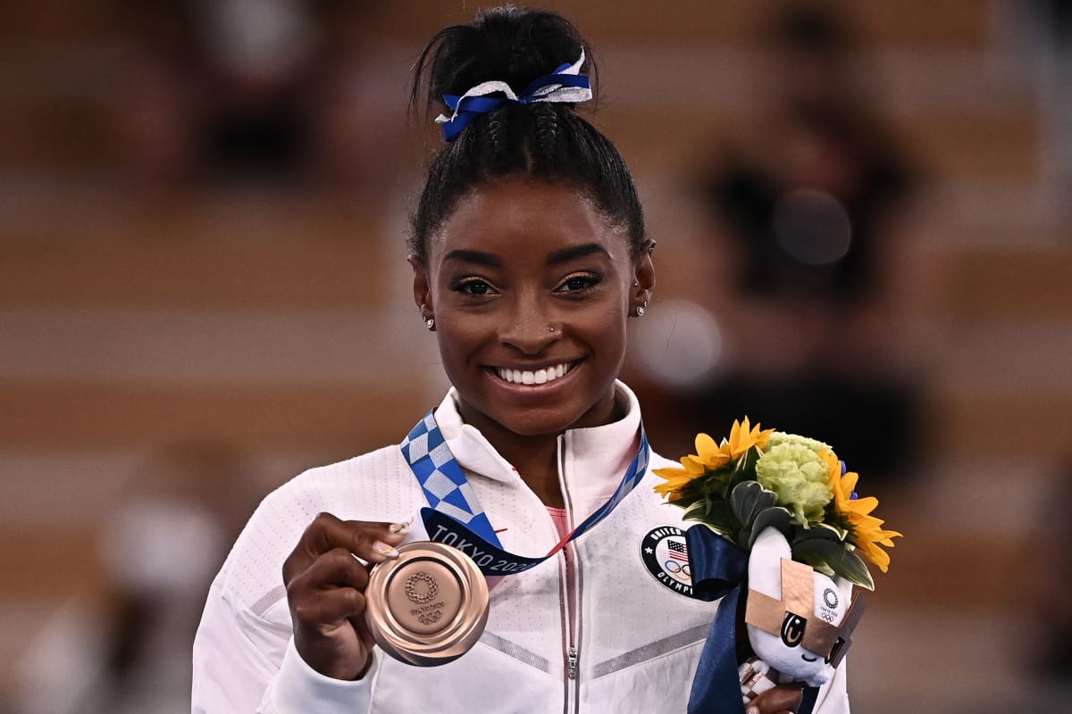 Simone Biles Claps Back at Online Troll Who Says She Doesn’t Have Any