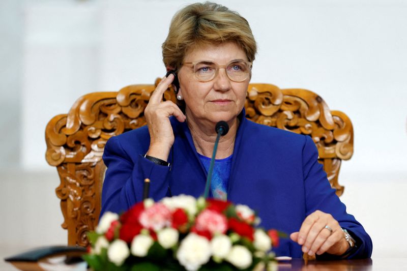 Swiss president backs lifting reexport ban on arms to Ukraine