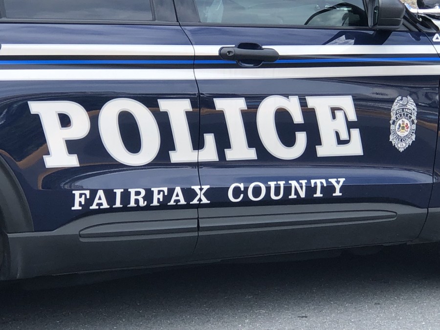 Driver injured after crashing into pole in Fairfax County